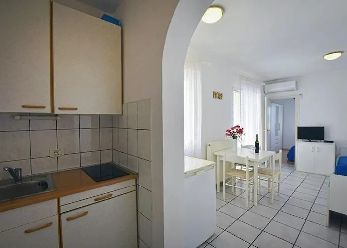In With Balcony, Wifi 819-3 Apartman